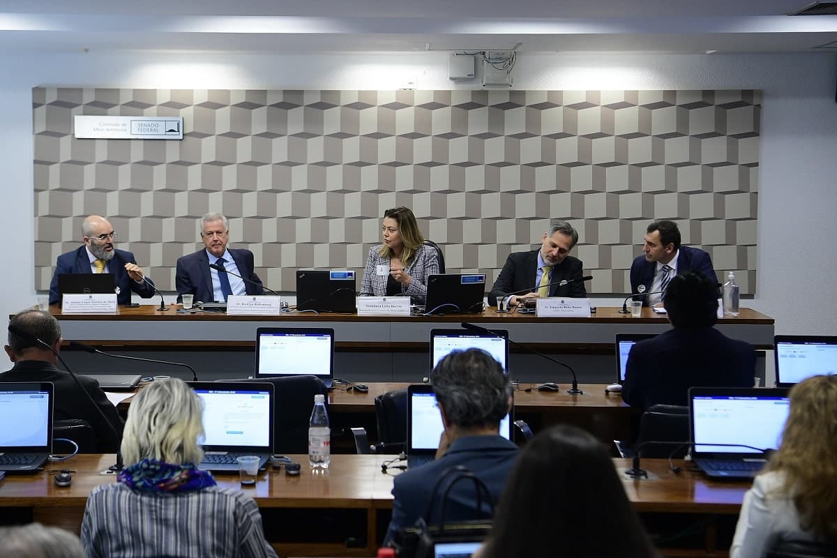 Senadores promovem audiência pública que impacta mineração de bitcoin no Brasil