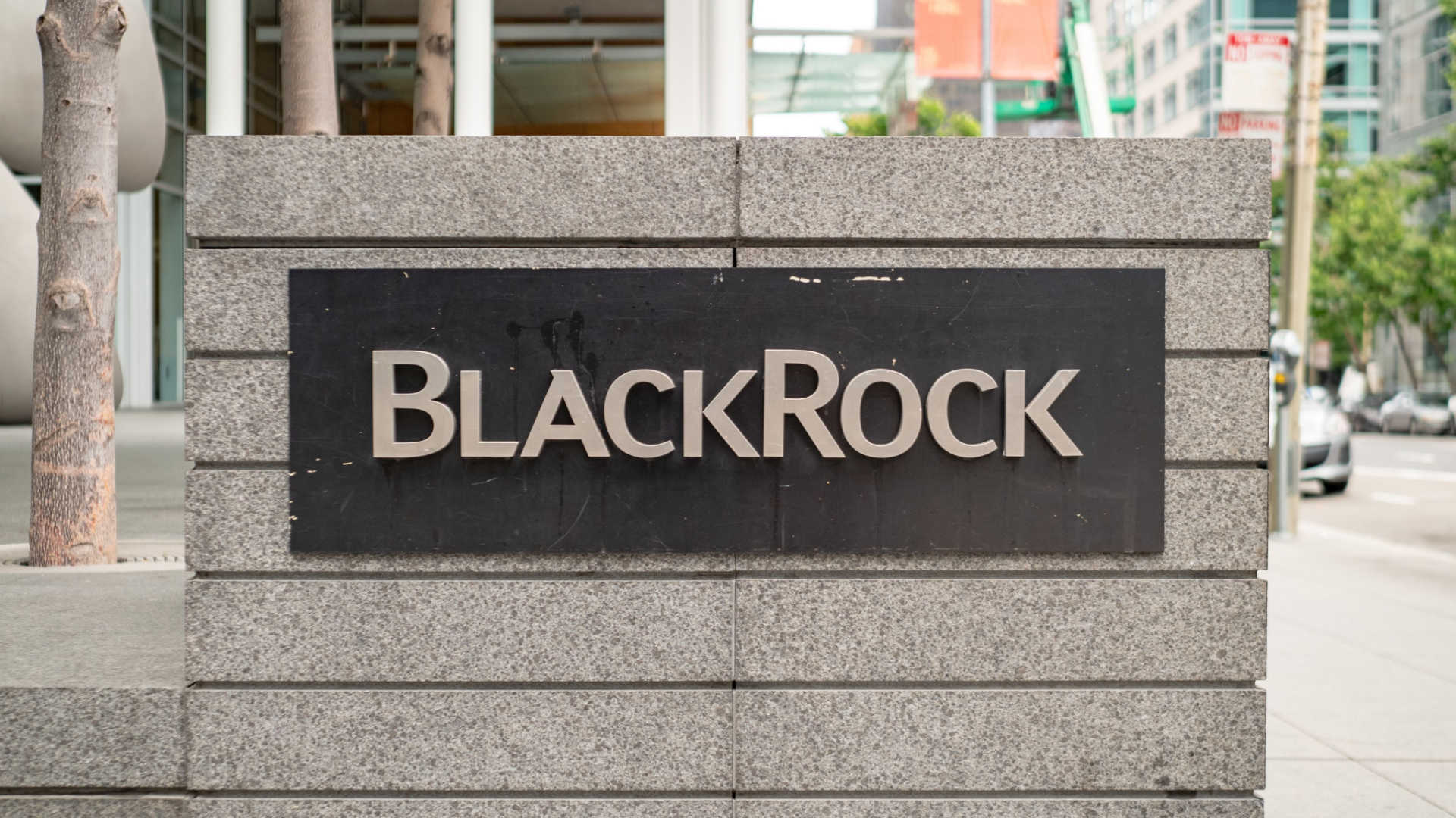 ETF de Bitcoin da BlackRock avança e começa a ser revisado pela SEC