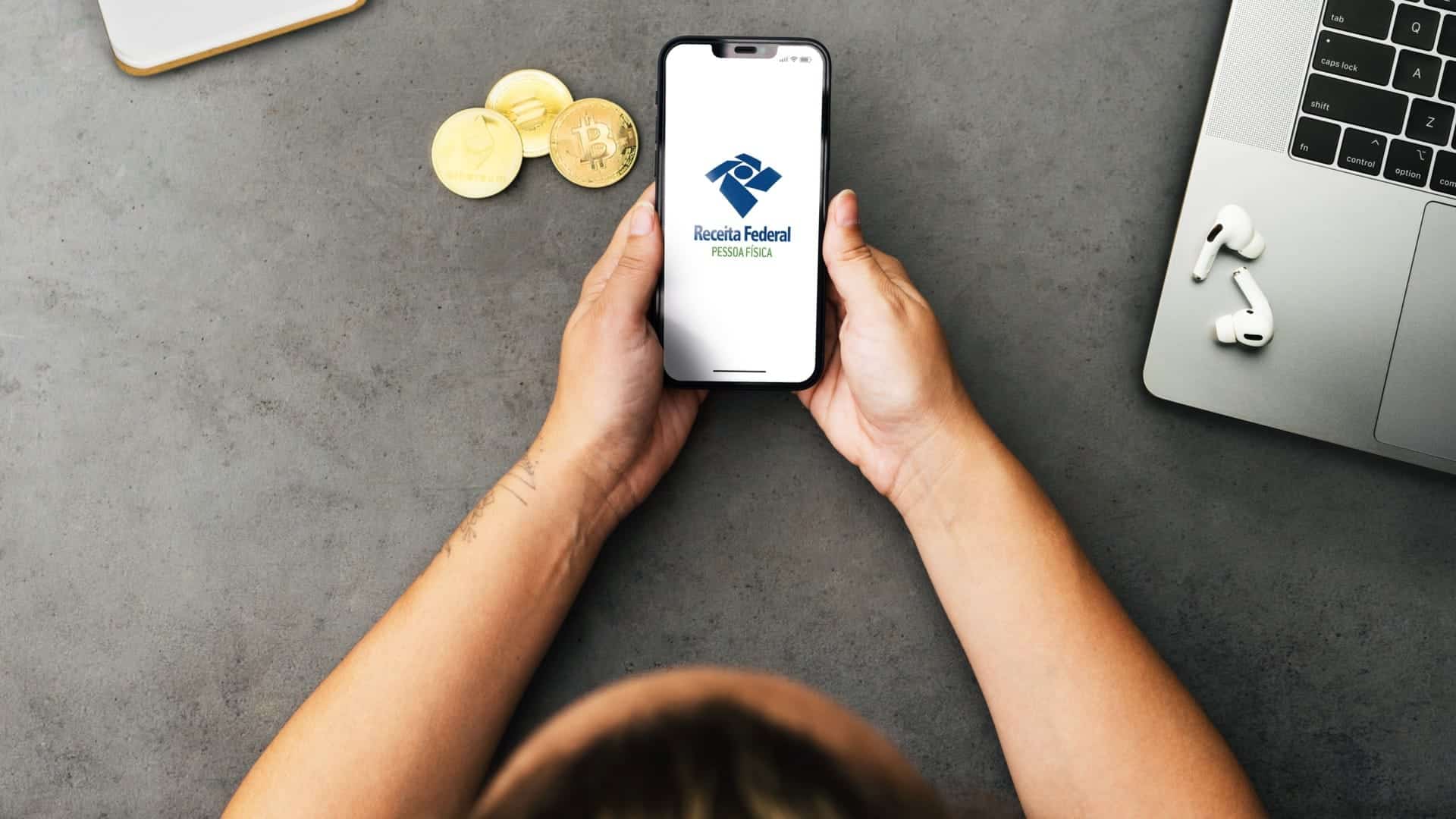 Deputados anulam imposto em permuta de criptomoedas e contrariam a Receita Federal