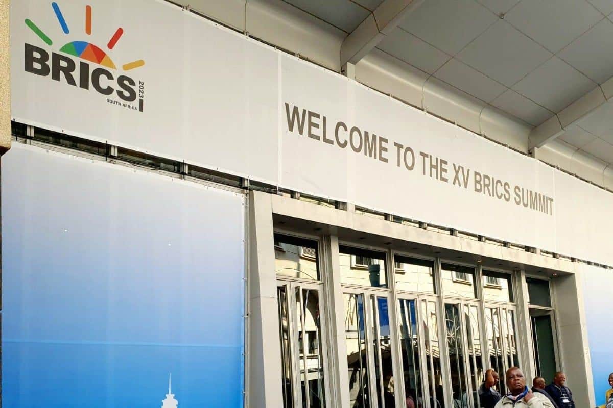 Reunião do BRICS discutirá planos de moeda única do bloco