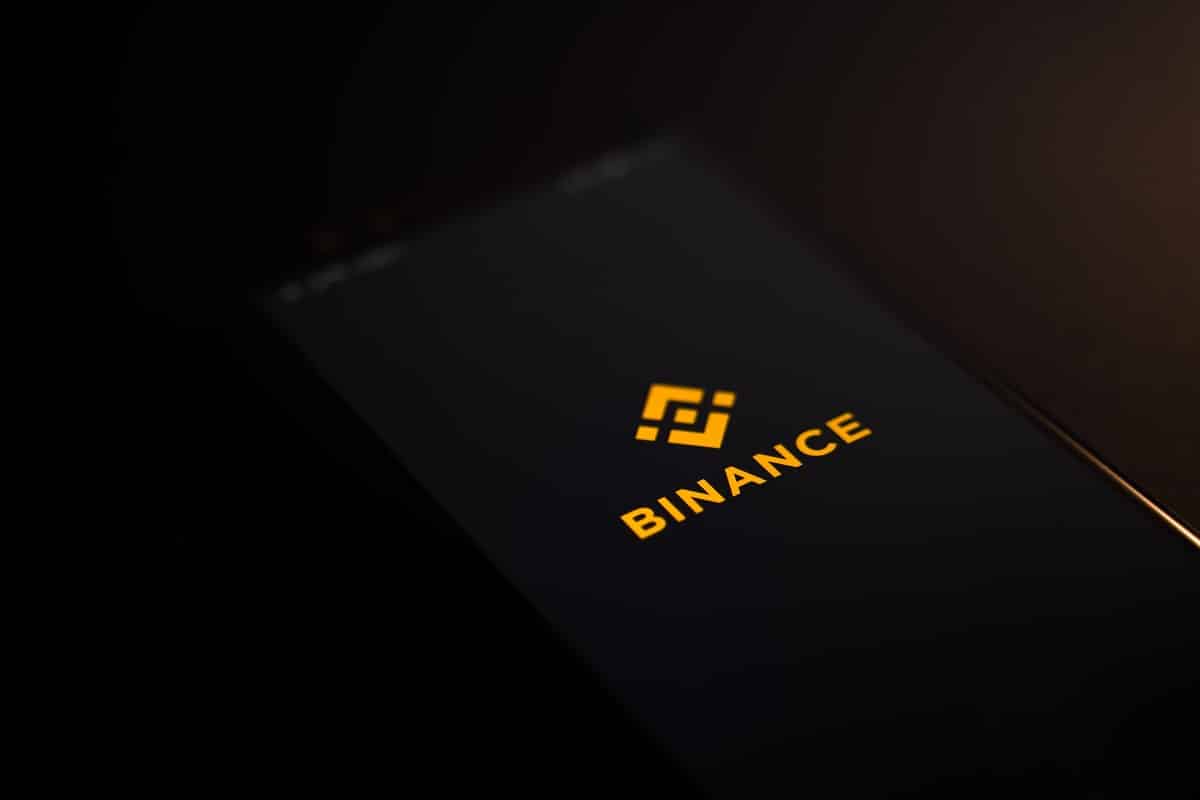 Binance anuncia remoção de 20 pares de criptomoedas