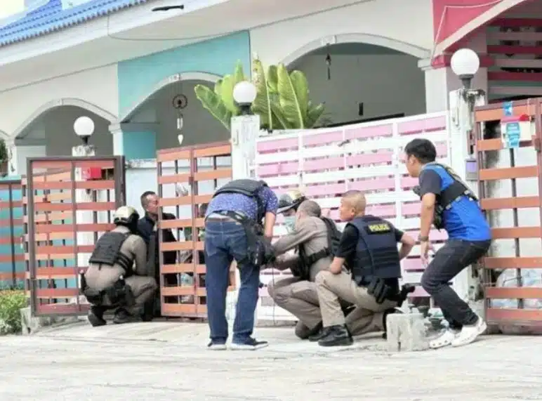 Polícia cerca casa de investidor furioso após perder dinheiro com Bitcoin (Imagem: thethaiger.com)