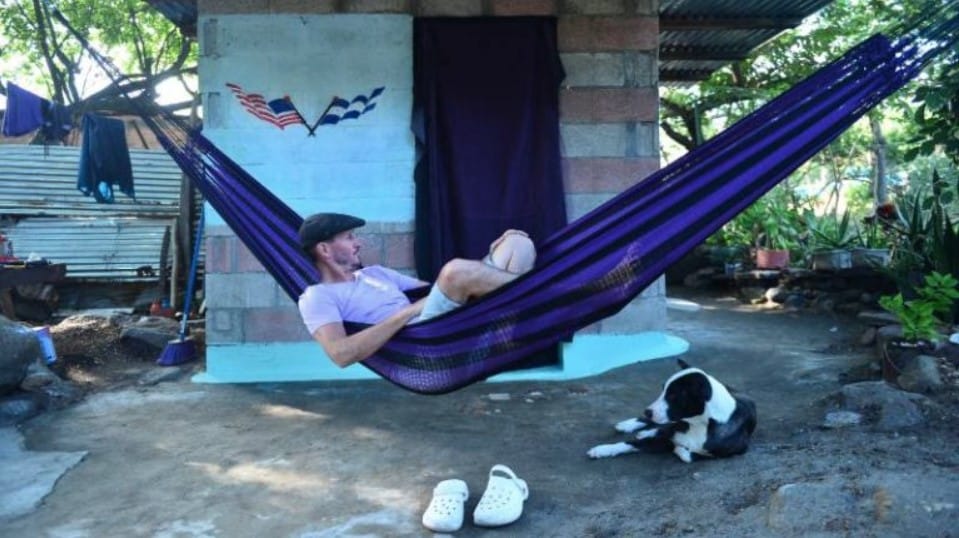 Americano se mudou para El Salvador esperando a “Bitcoin City”, mas até agora nada