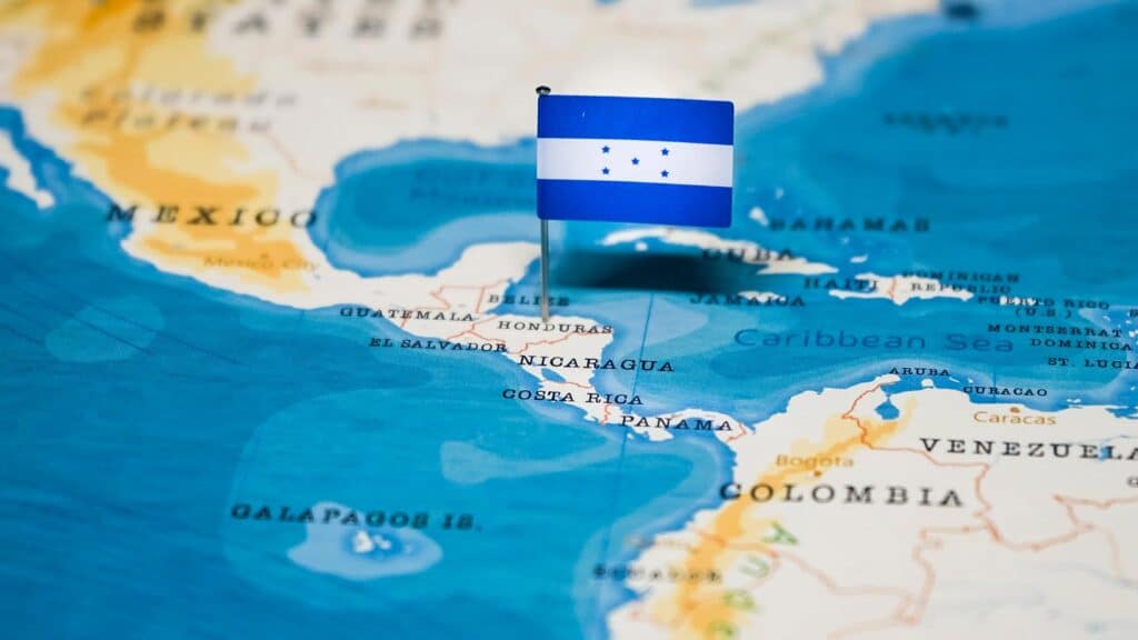 Honduras proíbe bancos de se envolverem com Bitcoin e criptomoedas