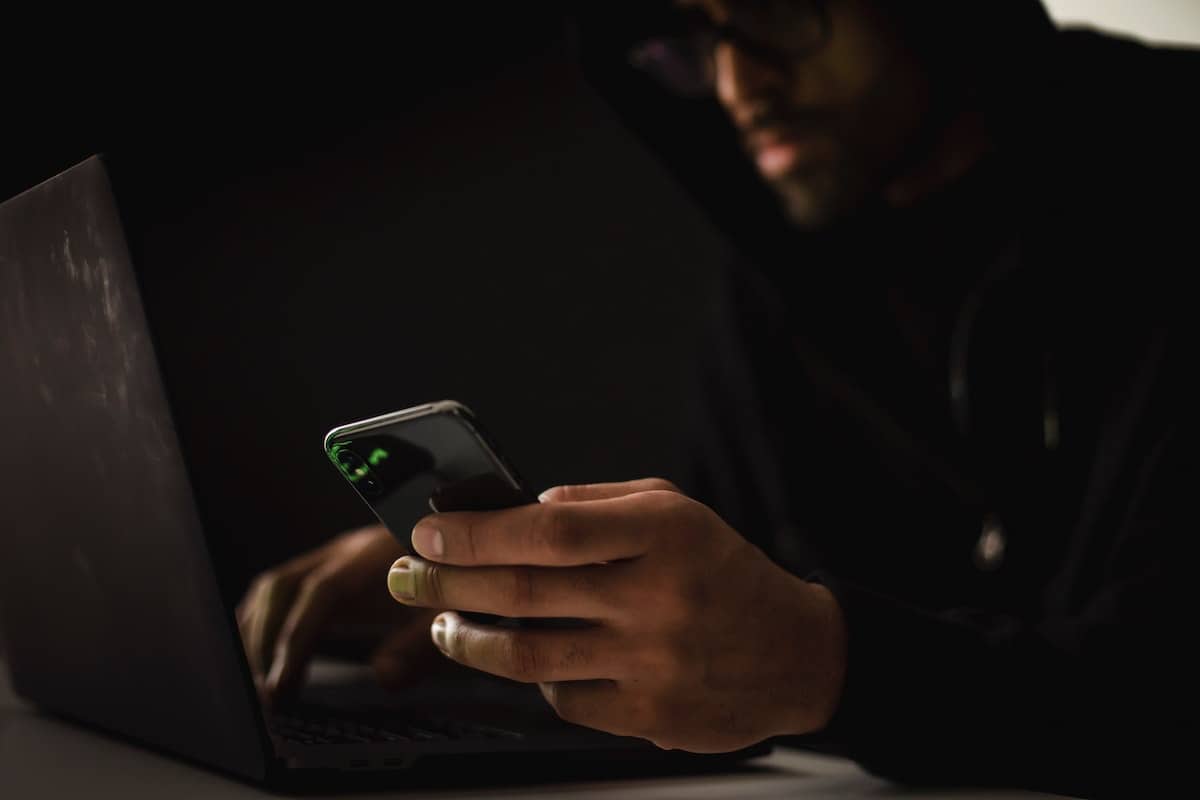 Desenvolvedores oferecem US$ 5 milhões por informações sobre hacker
