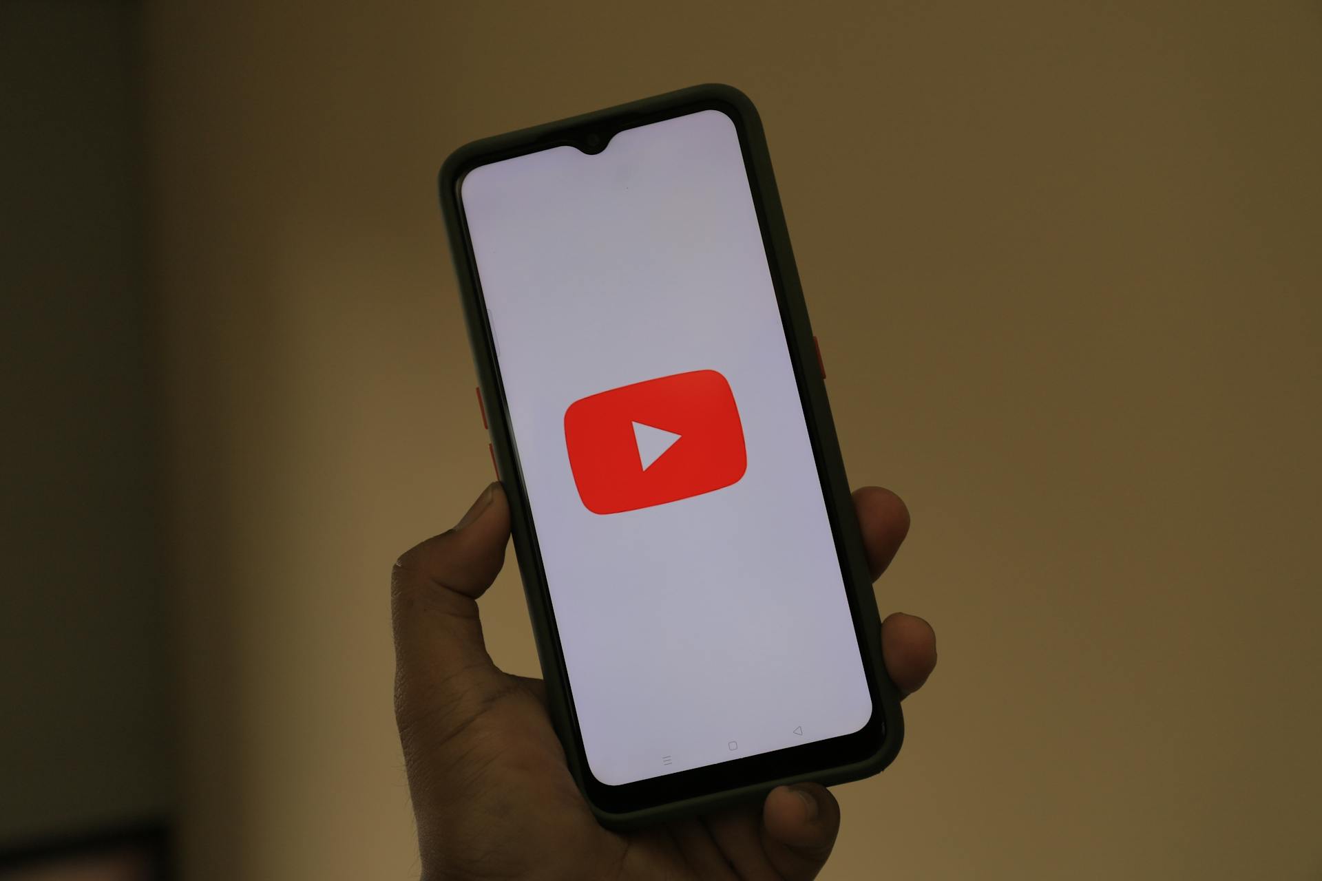 Golpe no YouTube rouba saldos de quem tenta roubar criptomoedas, entenda