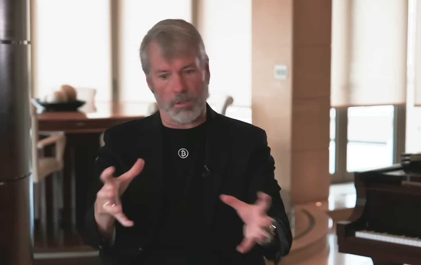 Michael Saylor se compara a Satoshi Nakamoto e insulta pioneiros do Bitcoin: “anarquistas paranoicos”