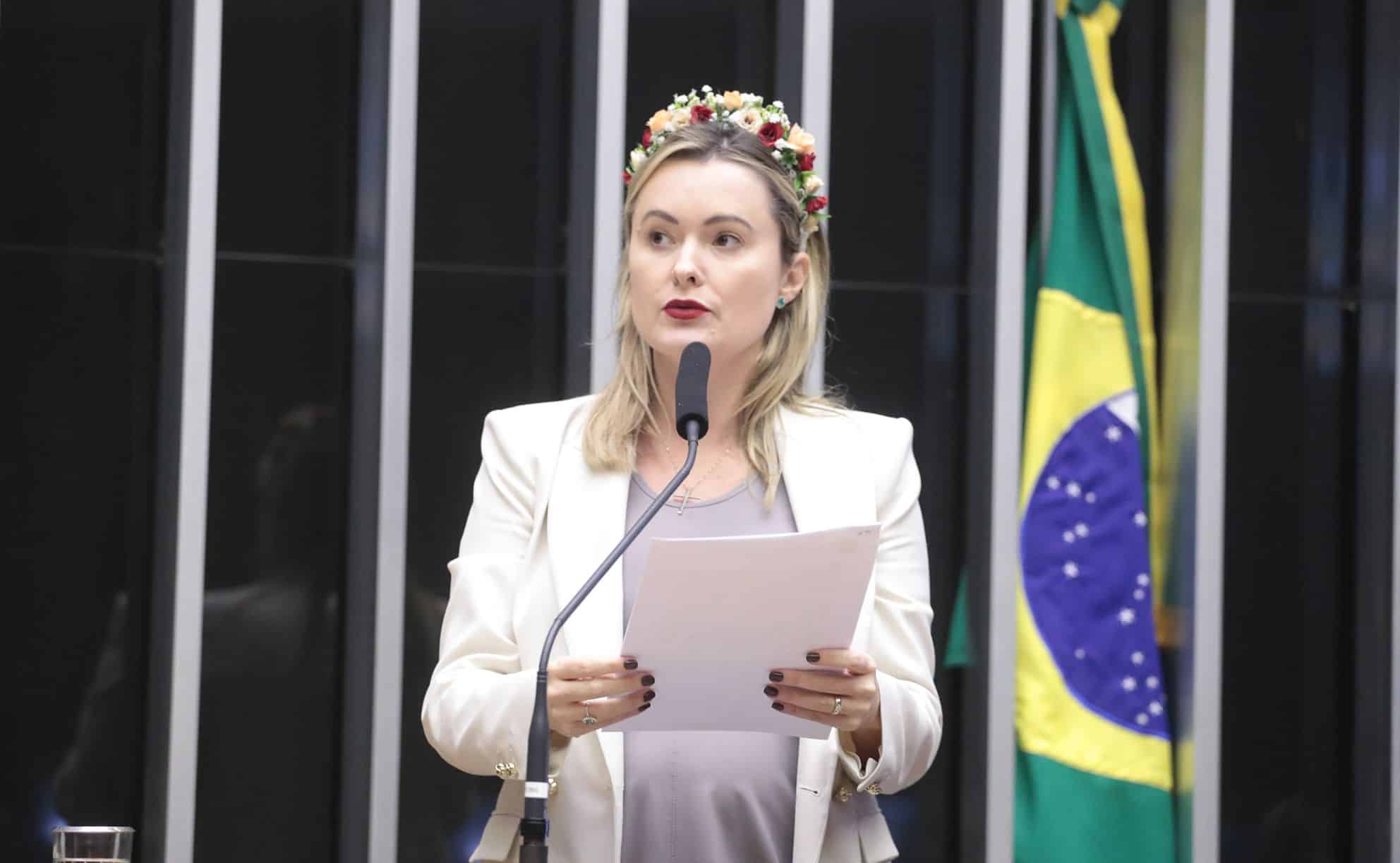 Julia Zanatta pede convocação de especialista em criptomoedas para discutir fim da moeda nacional em espécie após chegada do Drex