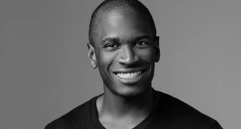 Arthur Hayes prevê Bitcoin a US$ 1 milhão até 2028 e diz: “É hora de investir em tudo”