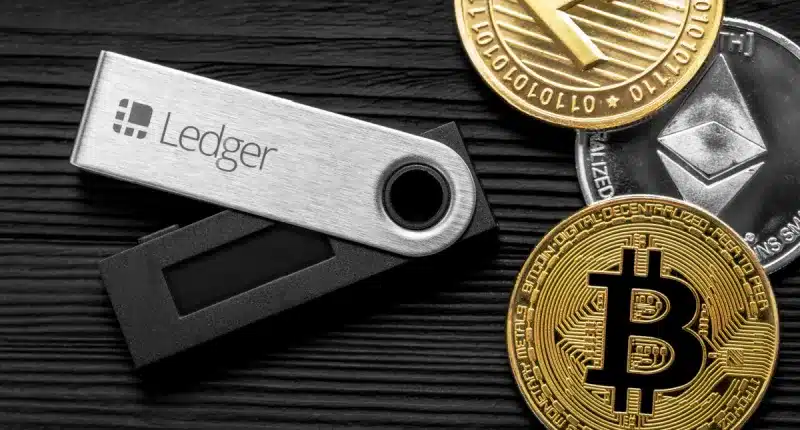 Ledger alerta para golpe com cartas físicas enviadas por criminosos para roubar frases-semente de usuários