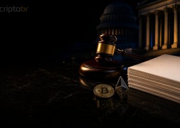 Martelo de juiz e ativos cripto em cena sobre regulação nos EUA